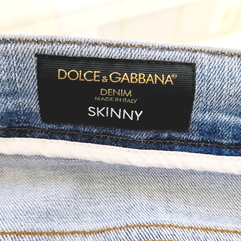 NWOT DOLCE & GABBANA 👑 New Royal Vintage Lightwash Skinny Jeans 👖- 42” Waist - Picture 7 of 9